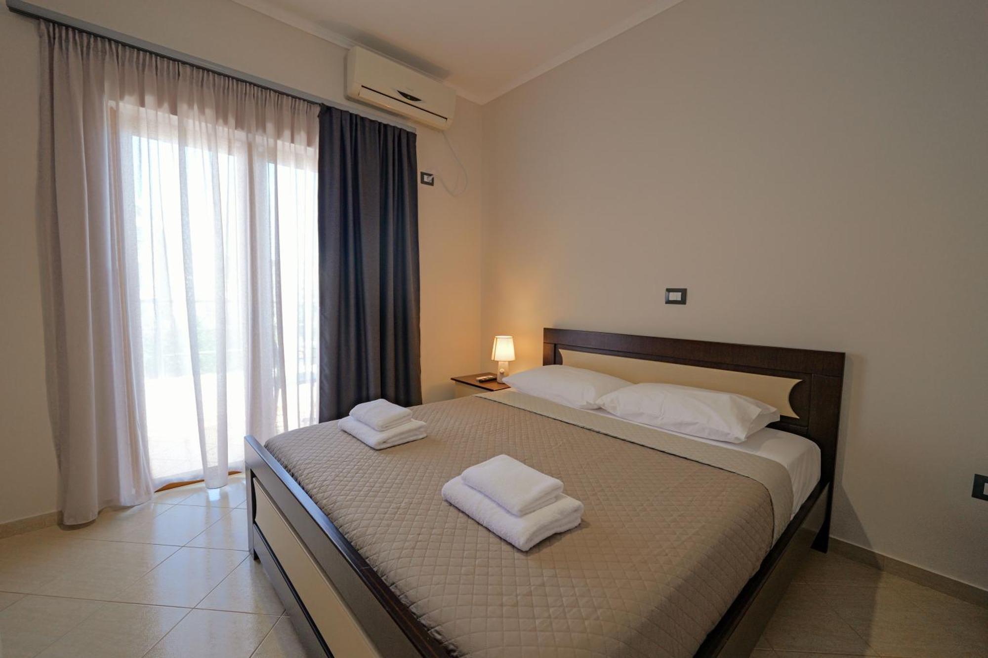 Hotel Deja Vu Ksamil Kültér fotó