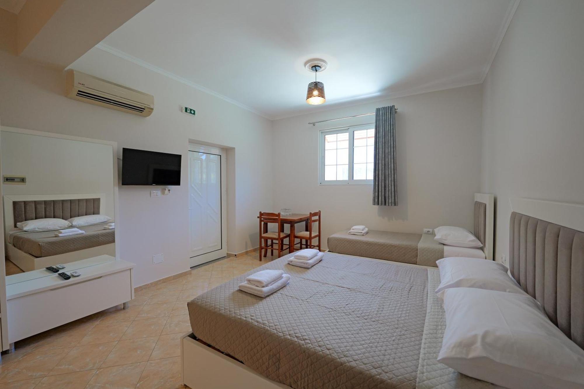 Hotel Deja Vu Ksamil Szoba fotó