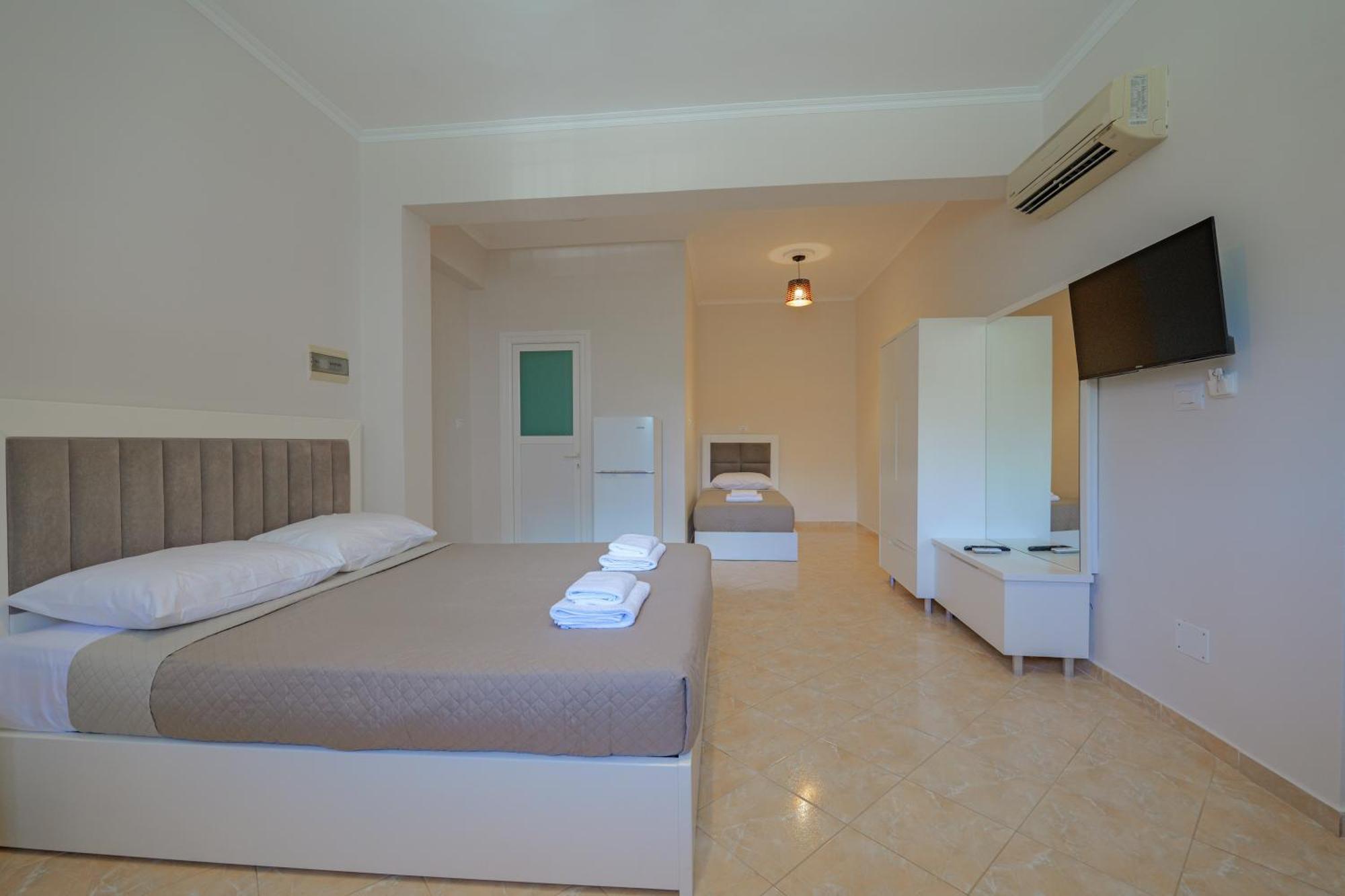 Hotel Deja Vu Ksamil Kültér fotó