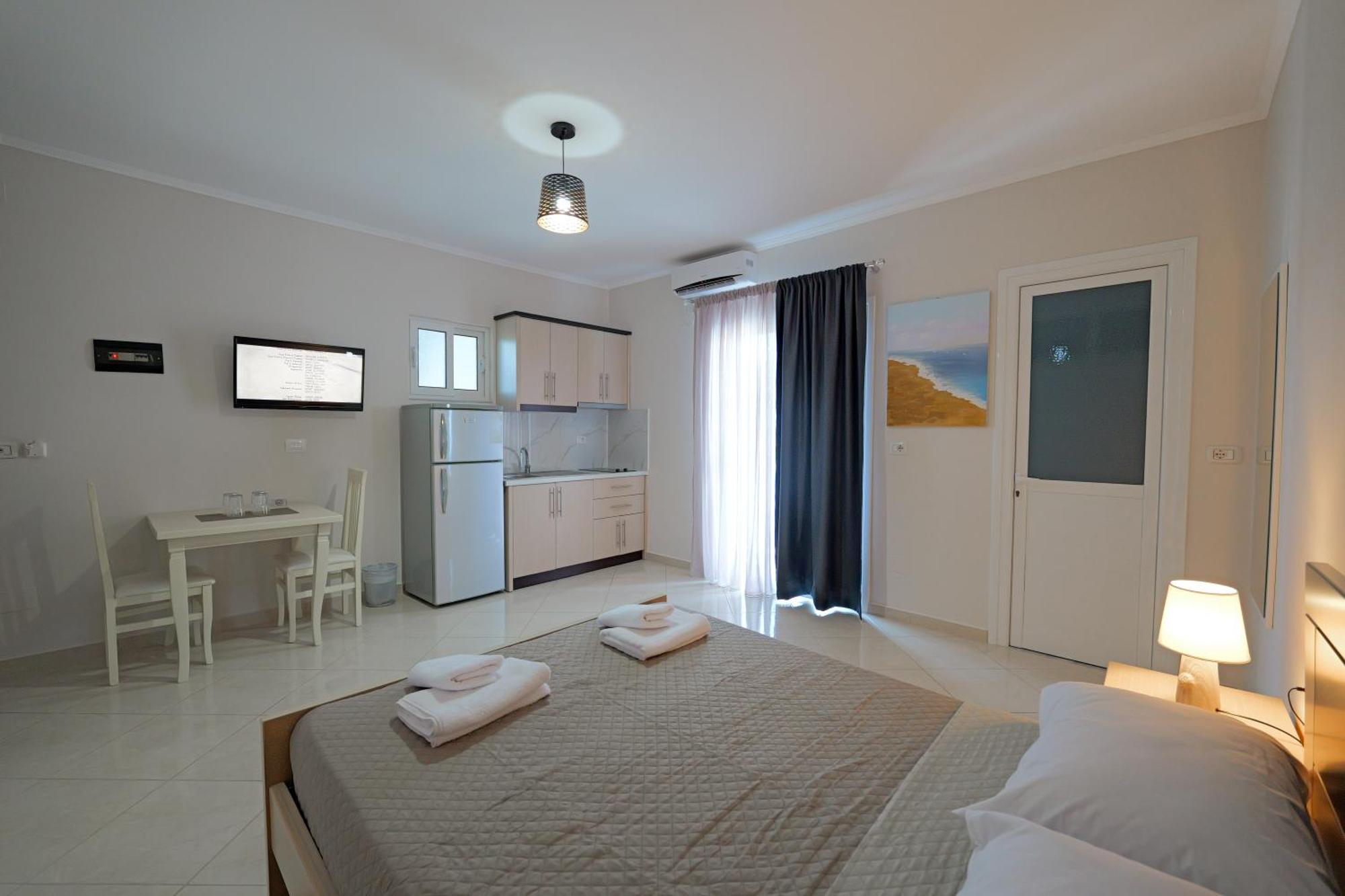 Hotel Deja Vu Ksamil Kültér fotó